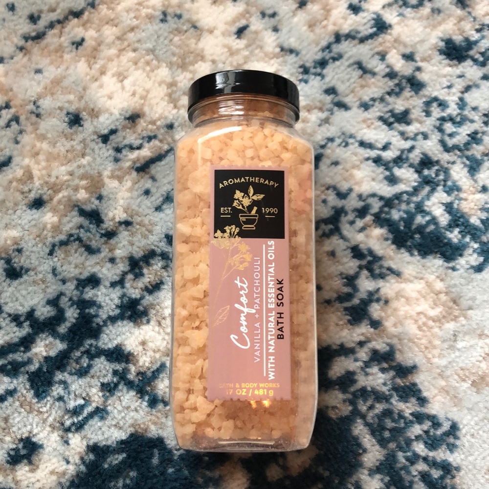 Aromatherapy bath soak